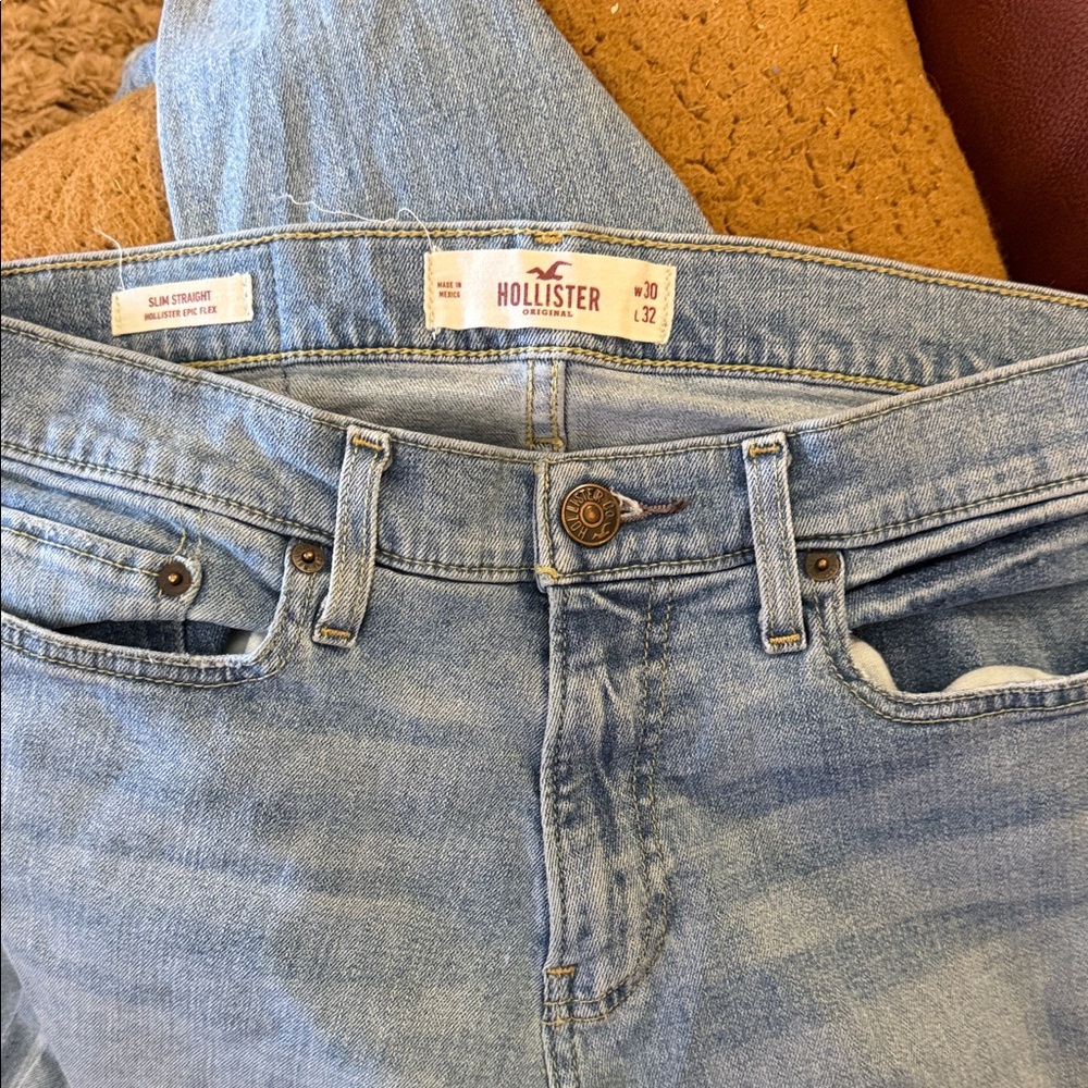 Men’s Hollister Slim Straight Jeans - Picture 3 of 3